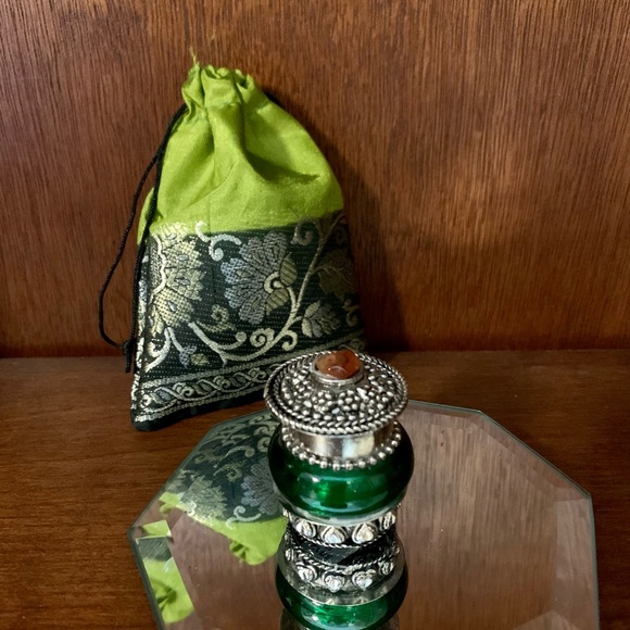 Small Glass & Silver Pill Box (Crystals, Trinkets) With Decorative Gift Pouch - Picture 5 of 16